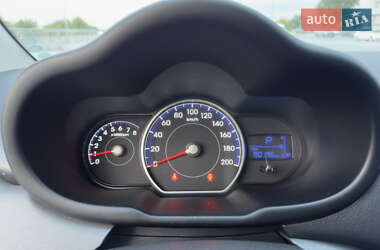 Хэтчбек Hyundai i10 2012 в 