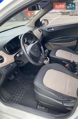 Хэтчбек Hyundai i10 2015 в 