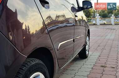 Хэтчбек Hyundai i10 2012 в 