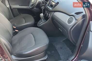 Хэтчбек Hyundai i10 2012 в 