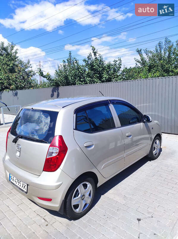 Хетчбек Hyundai i10 2013 в Києві
