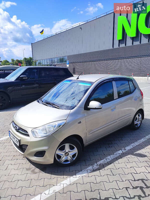 Хетчбек Hyundai i10 2013 в Києві