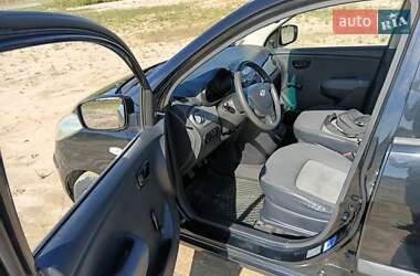 Хэтчбек Hyundai i10 2009 в 