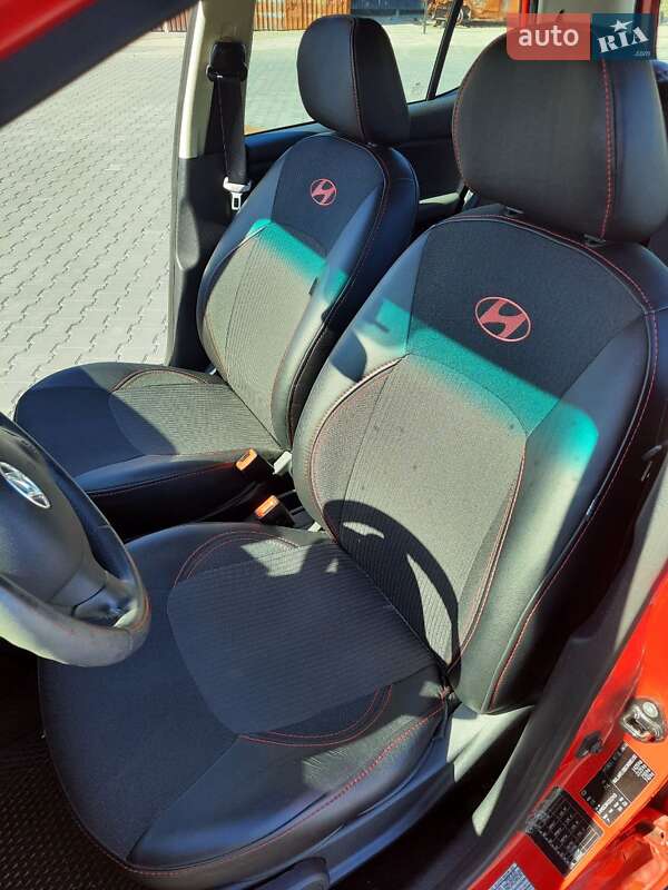 Хэтчбек Hyundai i10 2012 в Ирпене