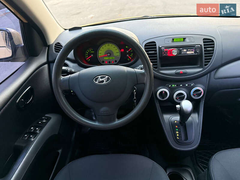 Хэтчбек Hyundai i10 2009 в Харькове