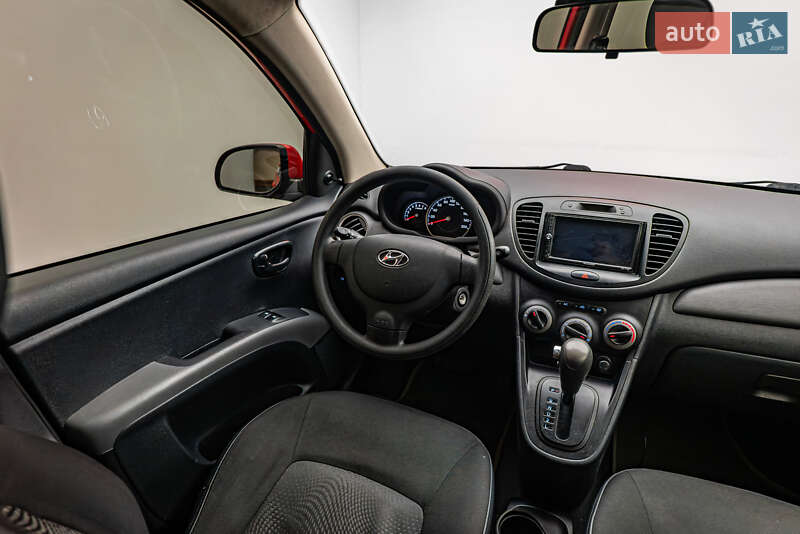 Хэтчбек Hyundai i10 2013 в Киеве