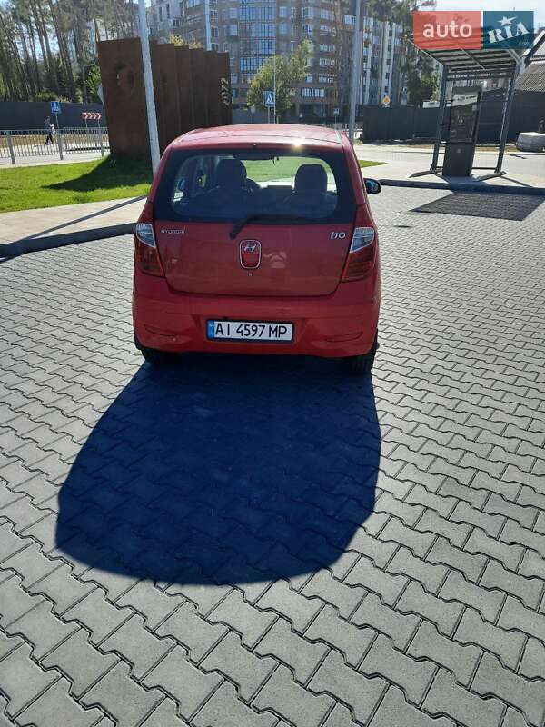 Хэтчбек Hyundai i10 2012 в Ирпене