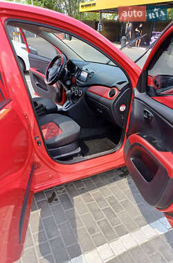 Хэтчбек Hyundai i10 2008 в 