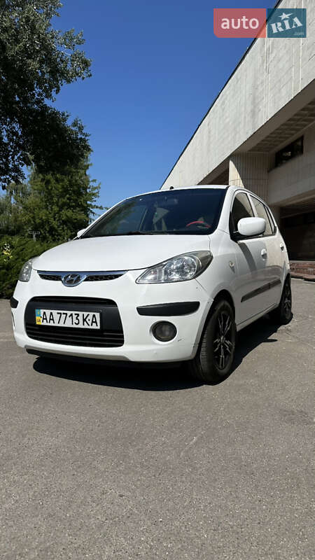 Хэтчбек Hyundai i10 2008 в 