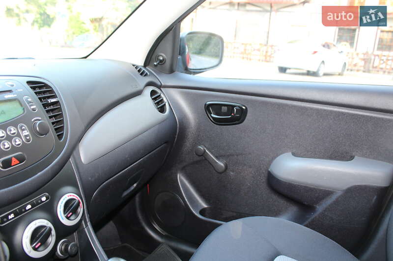 Хэтчбек Hyundai i10 2009 в Трускавце
