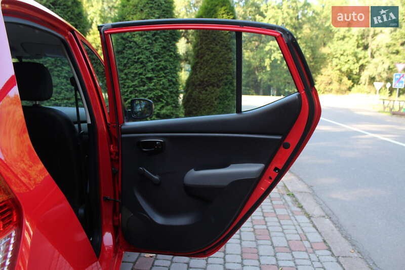 Хэтчбек Hyundai i10 2009 в Трускавце