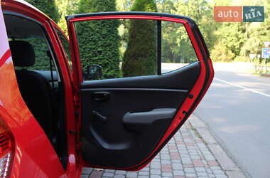 Хэтчбек Hyundai i10 2009 в 