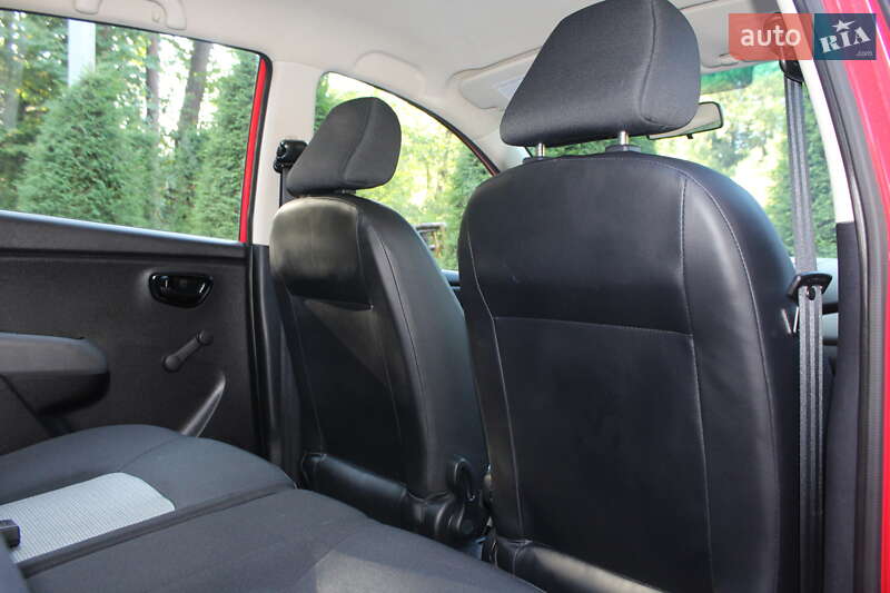 Хэтчбек Hyundai i10 2009 в Трускавце