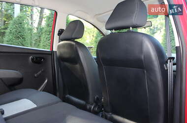 Хэтчбек Hyundai i10 2009 в 
