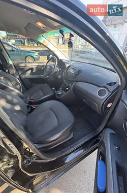 Хэтчбек Hyundai i10 2013 в 