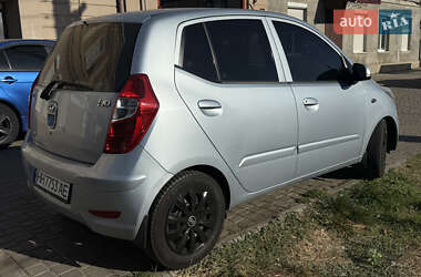 Хэтчбек Hyundai i10 2011 в 
