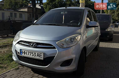Хэтчбек Hyundai i10 2011 в 