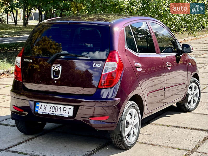 Хэтчбек Hyundai i10 2012 в Харькове