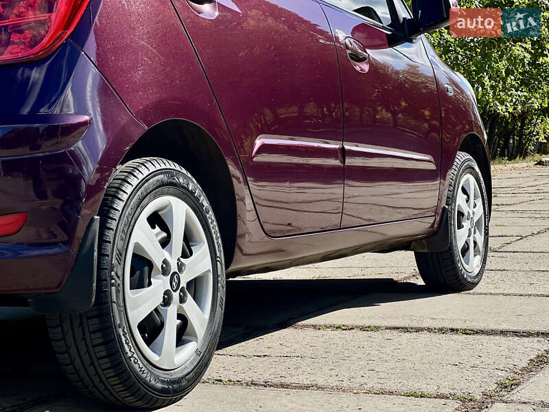 Хэтчбек Hyundai i10 2012 в Харькове