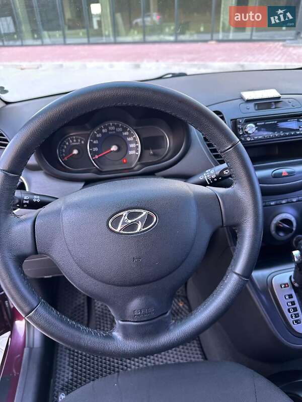 Хэтчбек Hyundai i10 2011 в Ровно
