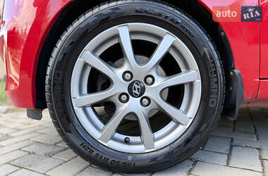 Хэтчбек Hyundai i10 2012 в 