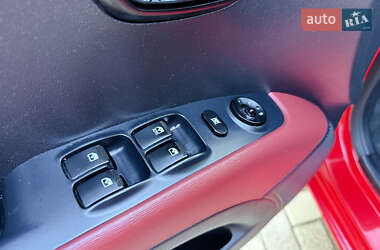 Хэтчбек Hyundai i10 2012 в 