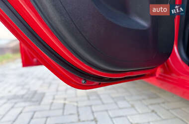 Хэтчбек Hyundai i10 2012 в 