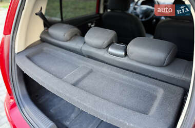 Хэтчбек Hyundai i10 2012 в 