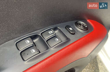 Хэтчбек Hyundai i10 2010 в 