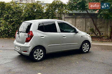 Хэтчбек Hyundai i10 2011 в 