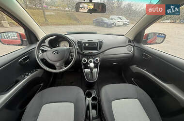 Хэтчбек Hyundai i10 2010 в 