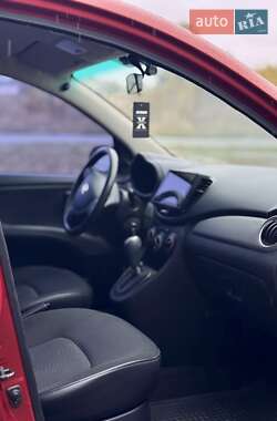 Хэтчбек Hyundai i10 2013 в 