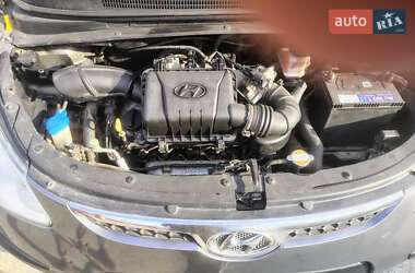 Хэтчбек Hyundai i10 2008 в 