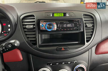 Хэтчбек Hyundai i10 2008 в 