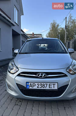 Хэтчбек Hyundai i10 2012 в 