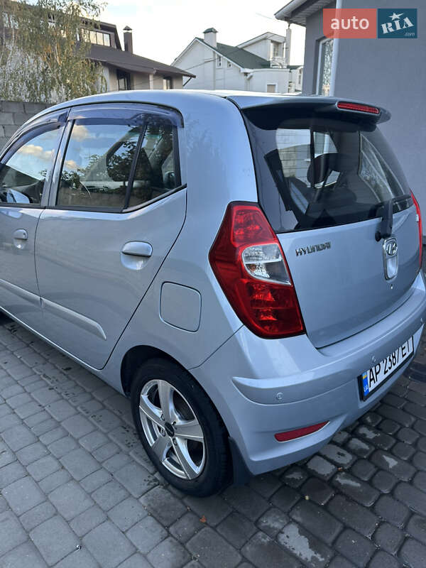 Хэтчбек Hyundai i10 2012 в Запорожье