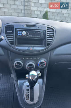 Хэтчбек Hyundai i10 2012 в 