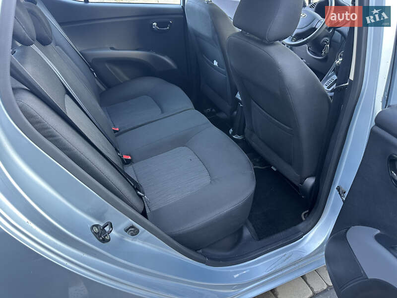 Хэтчбек Hyundai i10 2012 в Запорожье