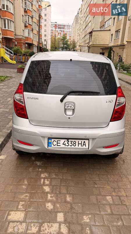 Хэтчбек Hyundai i10 2012 в Черновцах