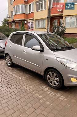 Хэтчбек Hyundai i10 2012 в 