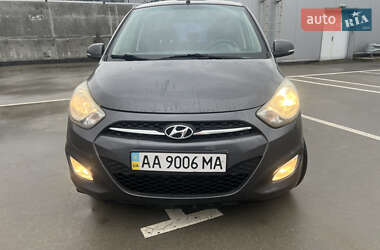 Хэтчбек Hyundai i10 2012 в 