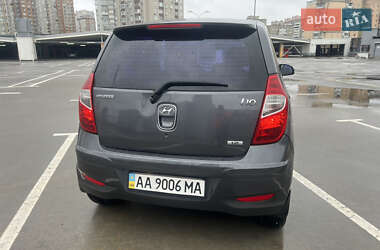 Хэтчбек Hyundai i10 2012 в 