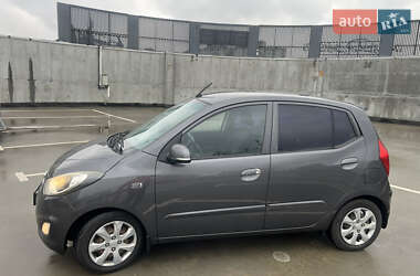 Хэтчбек Hyundai i10 2012 в 