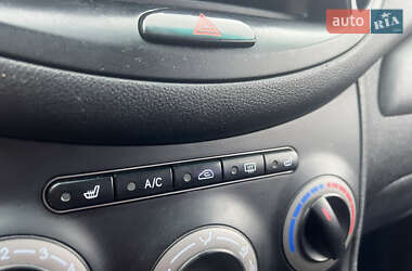 Хэтчбек Hyundai i10 2012 в 