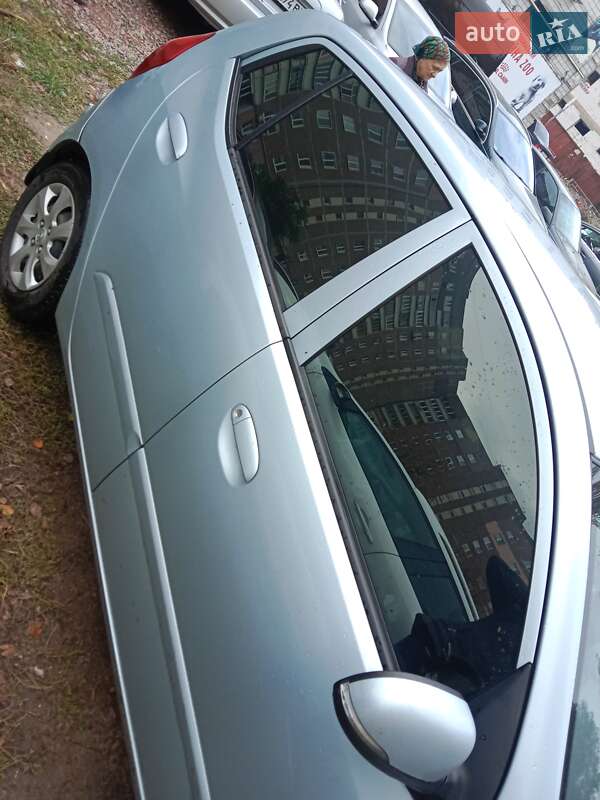 Хэтчбек Hyundai i10 2012 в Броварах