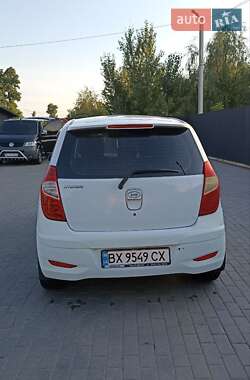 Хэтчбек Hyundai i10 2012 в 