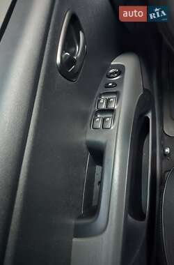 Хэтчбек Hyundai i10 2011 в 