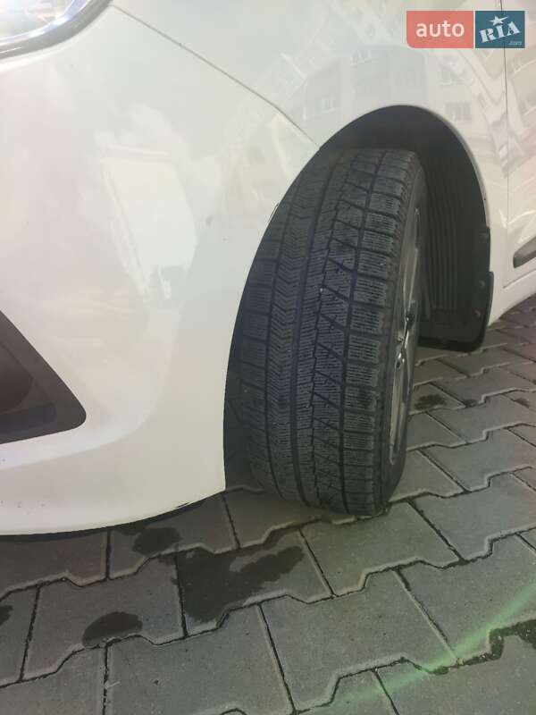 Хэтчбек Hyundai i10 2014 в Хмельницком
