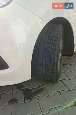 Хетчбек Hyundai i10 2014 в 