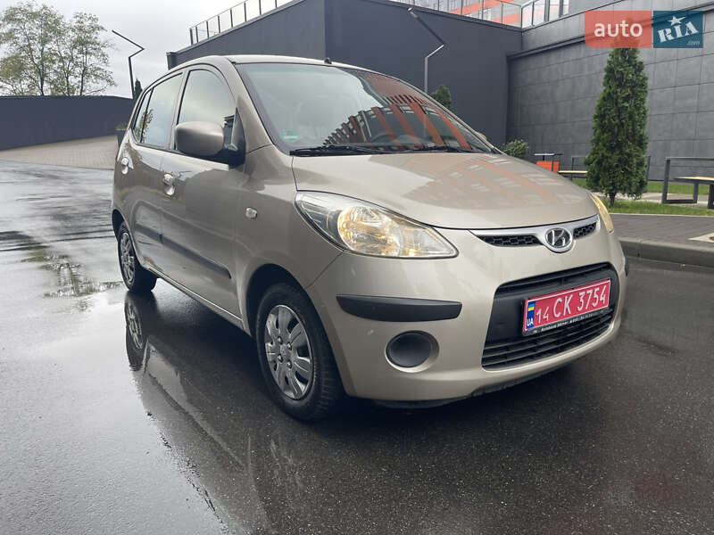 Хэтчбек Hyundai i10 2009 в Киеве